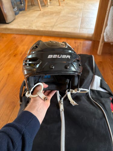 Large Bauer Re-Akt 95 Helmet (Used)