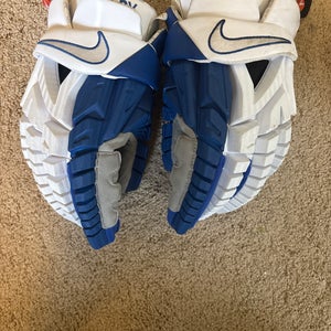 Custom college issued Nike vapor lacrosse gloves