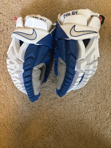 Custom college issued Nike vapor lacrosse gloves