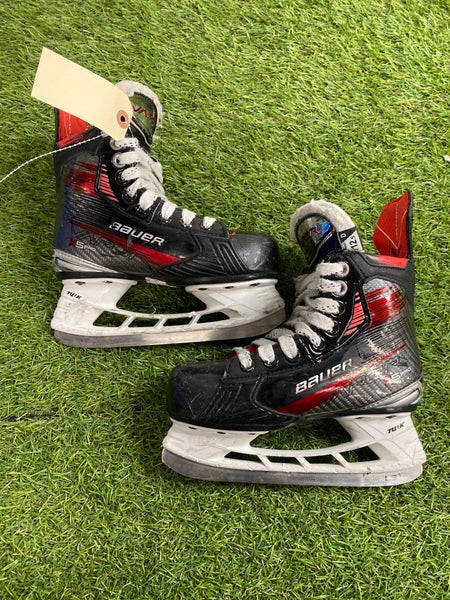 Youth Bauer Vapor X5 Pro Hockey Skates Regular Width 12.5 (Used)