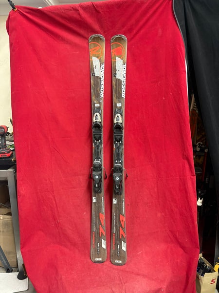 Skis: Rossignol 156 cm All Mountain Skis (Used)