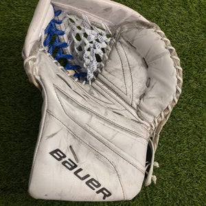 White Intermediate Bauer X5 Pro Goalie Glove Regular (Used)