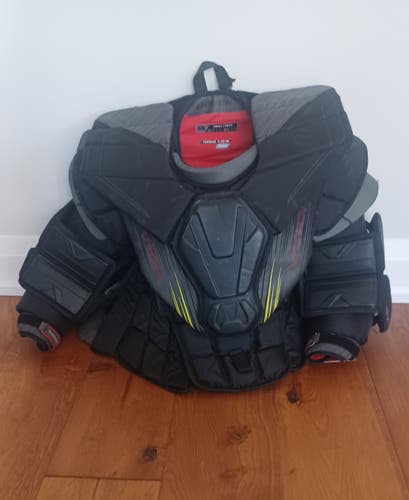 Bauer Vapor Hyperlite 2 Goalie Chest Sr. Small (Used)