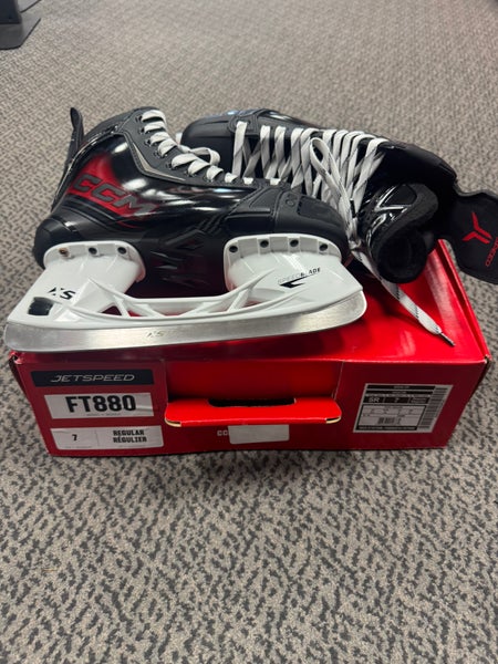 CCM  Jetspeed FT880 Hockey Skates 7 (New) regular width