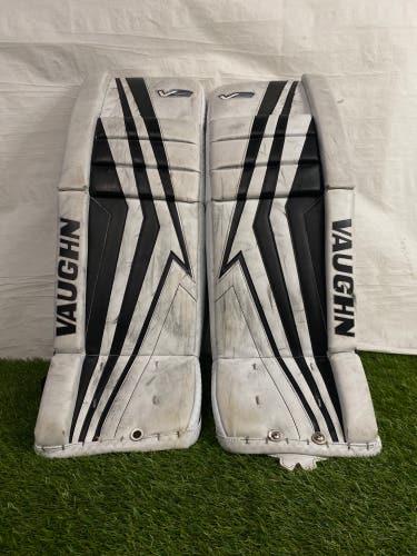White 28" Junior Vaughn Velocity V9 Goalie Leg Pads (Used)