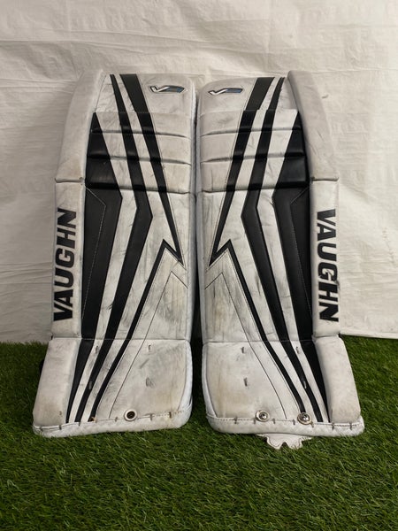 White 28" Junior Vaughn Velocity V9 Goalie Leg Pads (Used)
