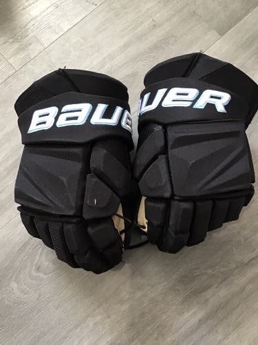 Utah Hockey Club Durzi Game Worn Bauer Vapor Hyperlite Gloves 14" (Used)