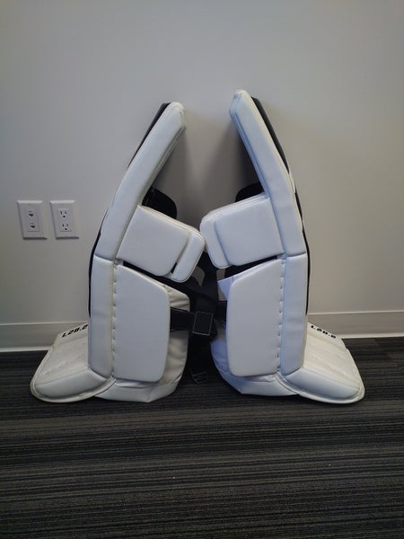 35" True L20.2 Goalie Leg Pads (New)