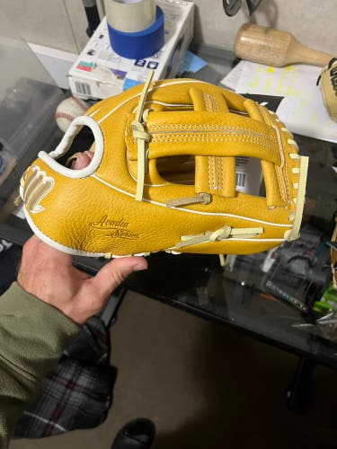 Marucci Acadia RH Infield Baseball Glove 11.5" (New)