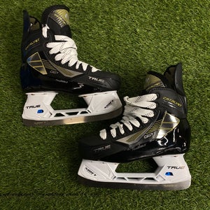 New True Catalyst 7 Hockey Skates | Intermediate 4 (Regular)
