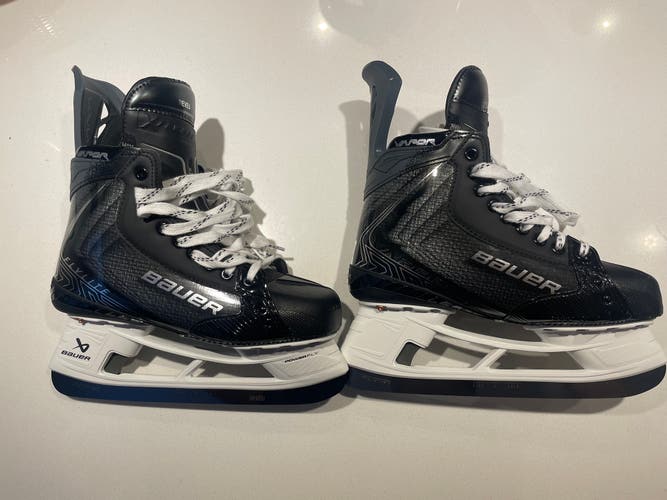 MiC Bauer Vapor Flylite Hockey Skates Narrow Width Pro Stock 8.5 (New)