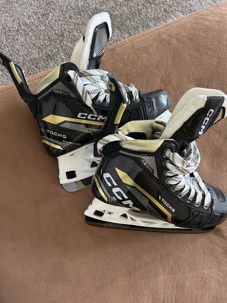 2022 CCM AS-V Pro Hockey Skates Wide Width Size 4 (New)