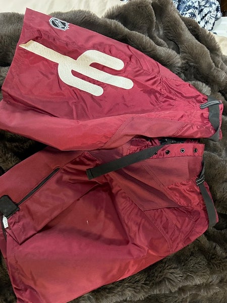 Arizona Phoenix Coyotes Desert Night Cactus Pro Stock Bauer Pants Shell Size L Maroon