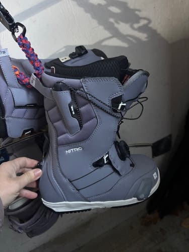 Women's Size 37 (W 6.5) Nitro Cave TLS Snowboard Boots Medium Flex All Mountain (Used)