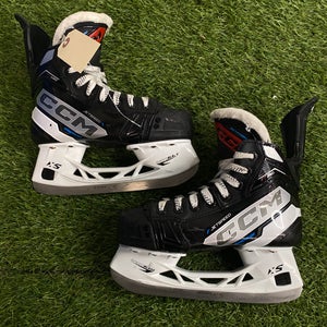 CCM JetSpeed FT680 Hockey Skates | Junior  1 (Regular)