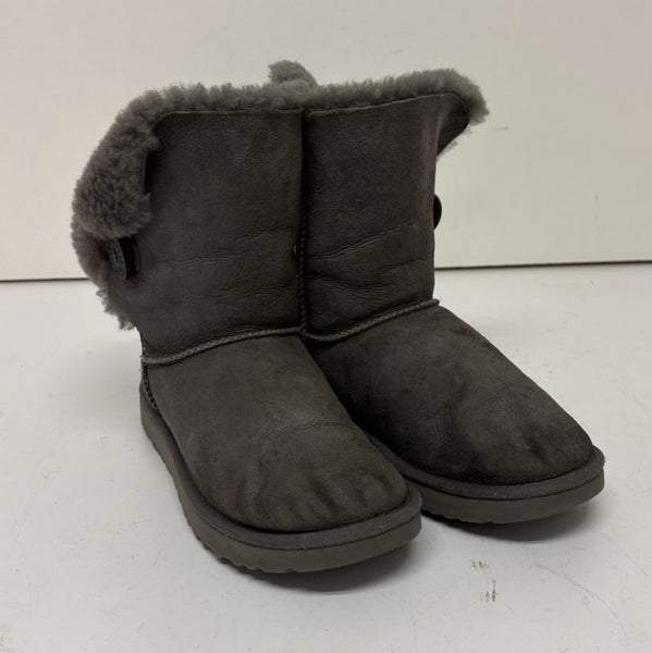 UGG Australia Bailey Button II Gray Shearling Suede Leather Boots US 6 EU 37