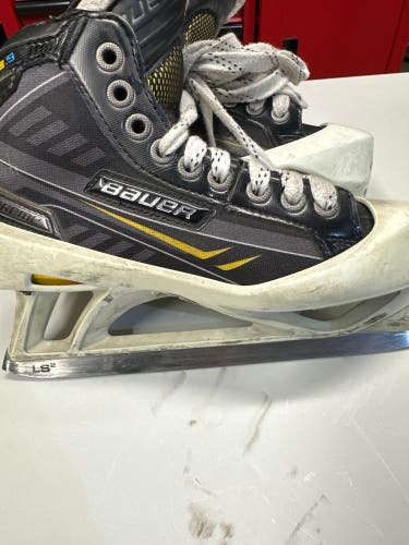 2012 Bauer Supreme One.9 goalie Hockey Skates Size 4 (Used)