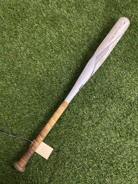 White 2023 Easton Ghost Unlimited Composite Bat (-11) Composite 18 oz 29" (Used)