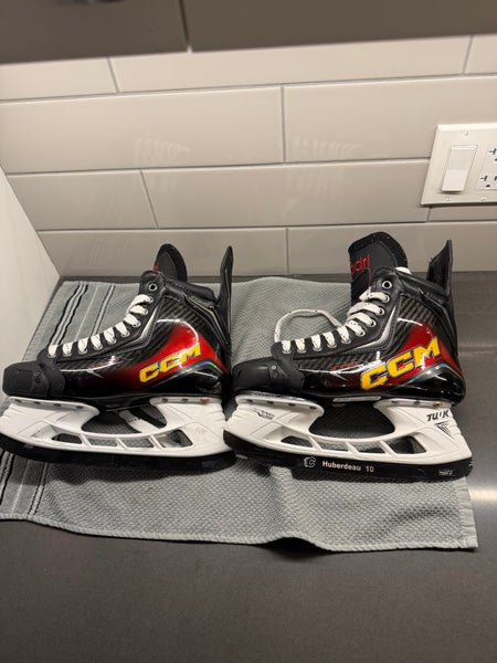 2025 CCM JetSpeed FT8 Pro Hockey Skates Regular Width Pro Stock 8.5 (Used)