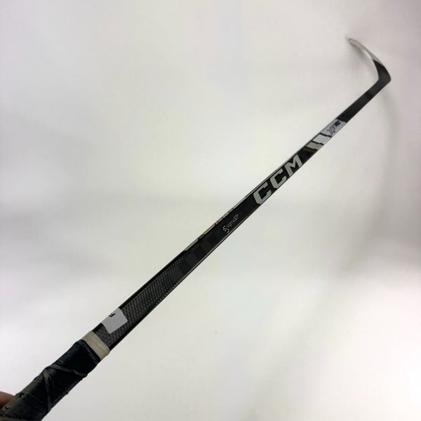 Used Right CCM Tacks XF Pro | 90 Flex P28M Curve Grip | F302