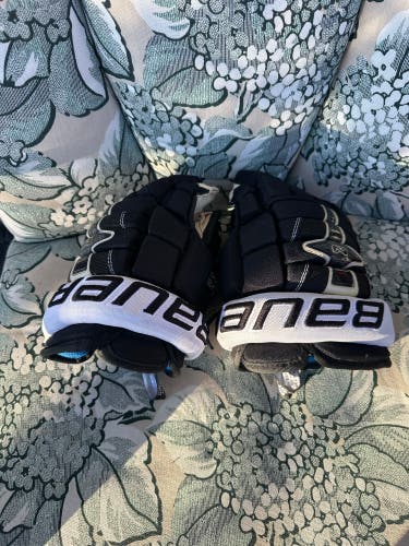 Bauer Nexus N9000 Gloves 10" (New)