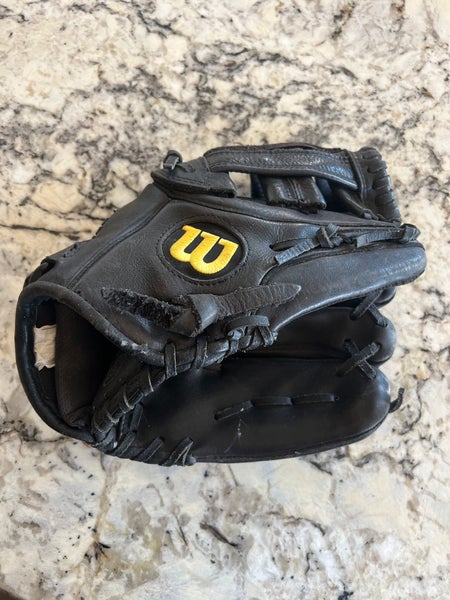 Wilson A600 RHT Baseball Glove 11.75"