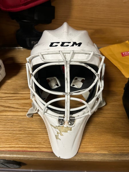 Senior Medium CCM GFL 1.9 Goalie Mask (Used)