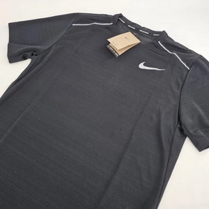 Size Large Men's Nike Dri-Fit Miler Short Sleeve Running Top Shirt AJ7565 010 NEW NWT