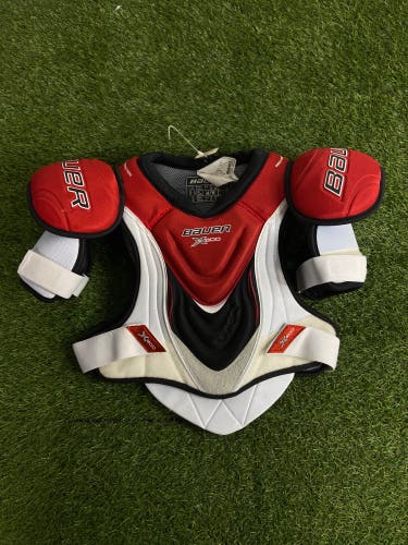 Medium Senior Bauer Vapor X800 Shoulder Pads (Used)