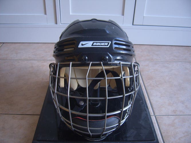 Excellent Condition Nike Bauer NBH4500 Hockey Helmet sz Senior Large Black w/Cage