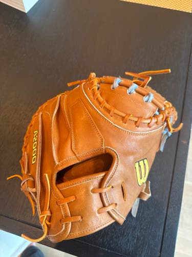 Wilson A2000 RH Catcher's Baseball Glove 33.5" (New)