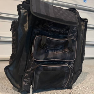 Black Kids Unisex Large/Extra Large Boombah (Used)