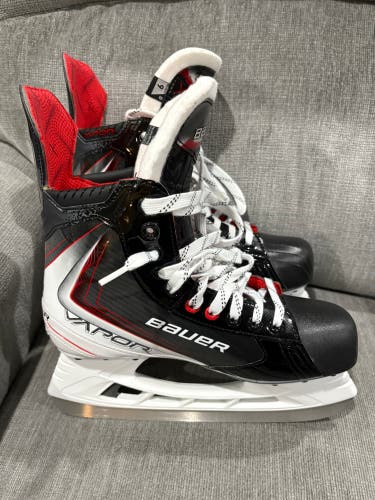 2025 Bauer Vapor Fly30 Hockey Skates Regular Width 9 (Used)