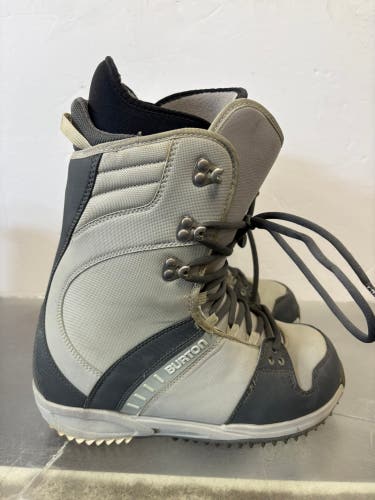 Men's Size M 10.5 (W 11.5) Burton Freestyle Snowboard Boots All Mountain (Used)