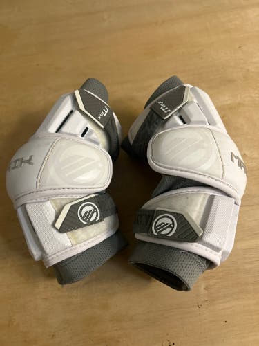 Medium/Large Adult Maverik Max Arm Pads (Used)