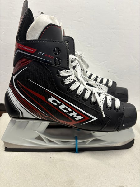 CCM JetSpeed FT440 Hockey Skates Regular Width 9 (New)