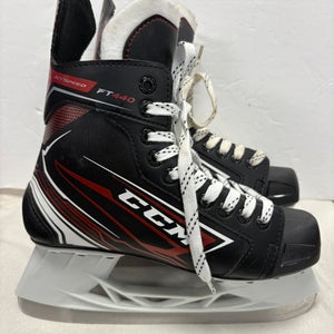 CCM JetSpeed FT440 Hockey Skates Regular Width 6 (Used)