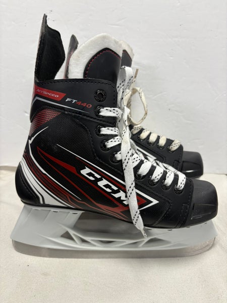 CCM JetSpeed FT440 Hockey Skates Regular Width 6 (Used)