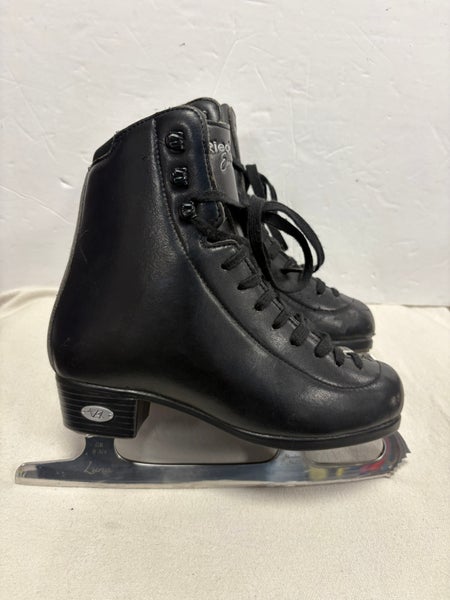 Riedell Figure Skates B Junior 3 (Used)