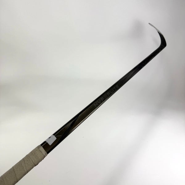 Used Right Black Bauer Vapor Hyperlite 2 | 70 Flex P46 Curve Grip | F321