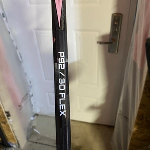 Youth Bauer Vapor FlyLite Right Handed Hockey Stick P92 30 Flex (New)