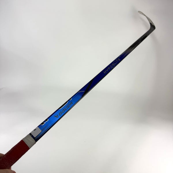 Used Right Blue Bauer Vapor Hyperlite 2 | 70 Flex P28 Curve Grip | F328
