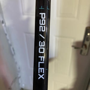 Youth Bauer Twitch Right Handed Hockey Stick P92 30 Flex (New)