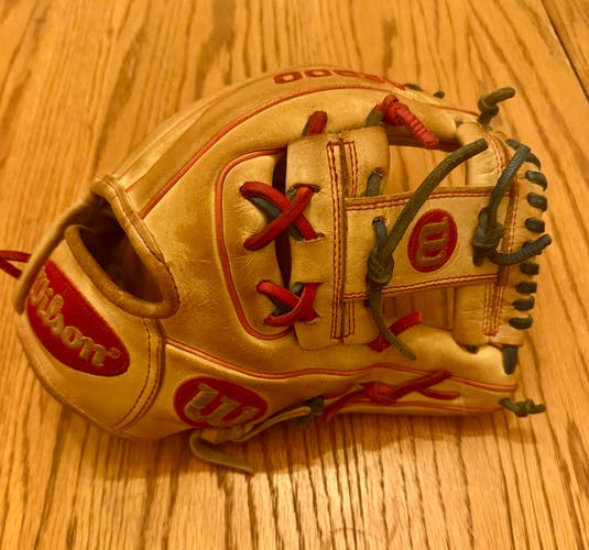 Wilson DP15 A2000 RH Infield Baseball Glove 11.5" (Used)