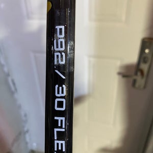 Youth Bauer Vapor FlyLite Right Handed Hockey Stick P92 30 Flex (New)