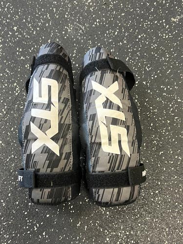 Used STX STALLION 75 Lacrosse Arm Pads/Guards Black LG 11849-S000034100