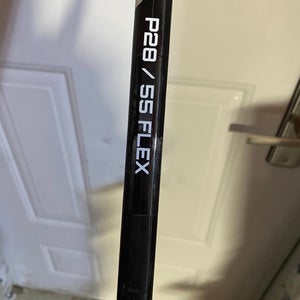 Intermediate Bauer Vapor FlyLite Right Handed Hockey Stick P28 55 Flex (New)