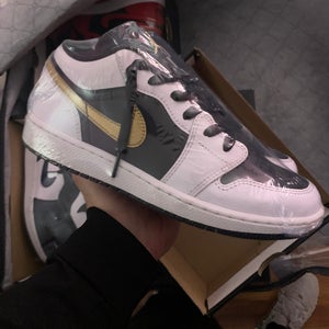 Air Jordan 1 Low Shoes
