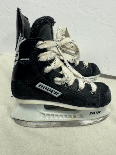 Bauer Impact 100 Hockey Skates Regular Width 9 (Used)
