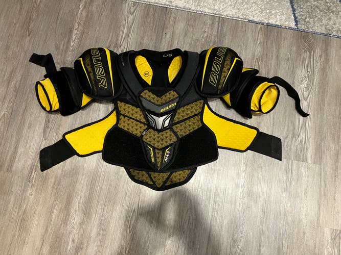 Large Senior Bauer Supreme TotalOne MX3 Hockey Shoulder Pads